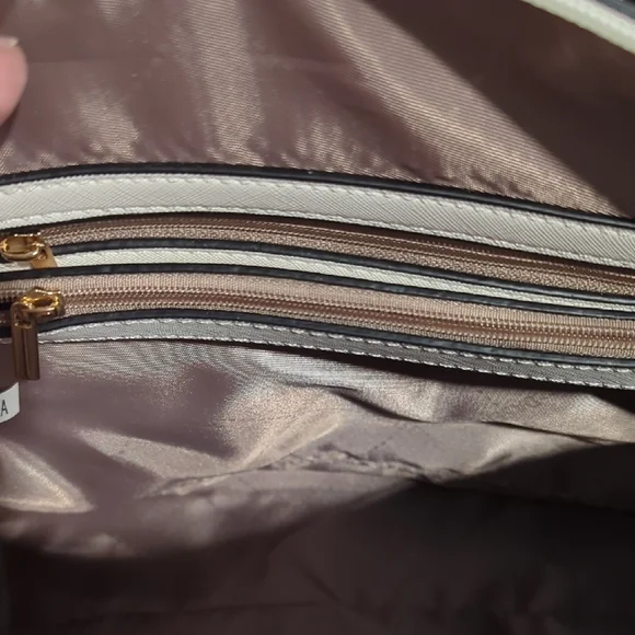 Floral White Satchel Bag - Picture 6 of 9